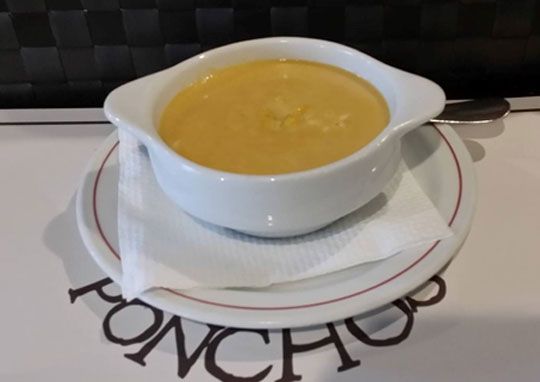 Restaurante Poncho's plato con sopa